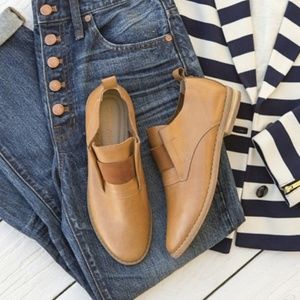 Hush puppies leather loafer NWT